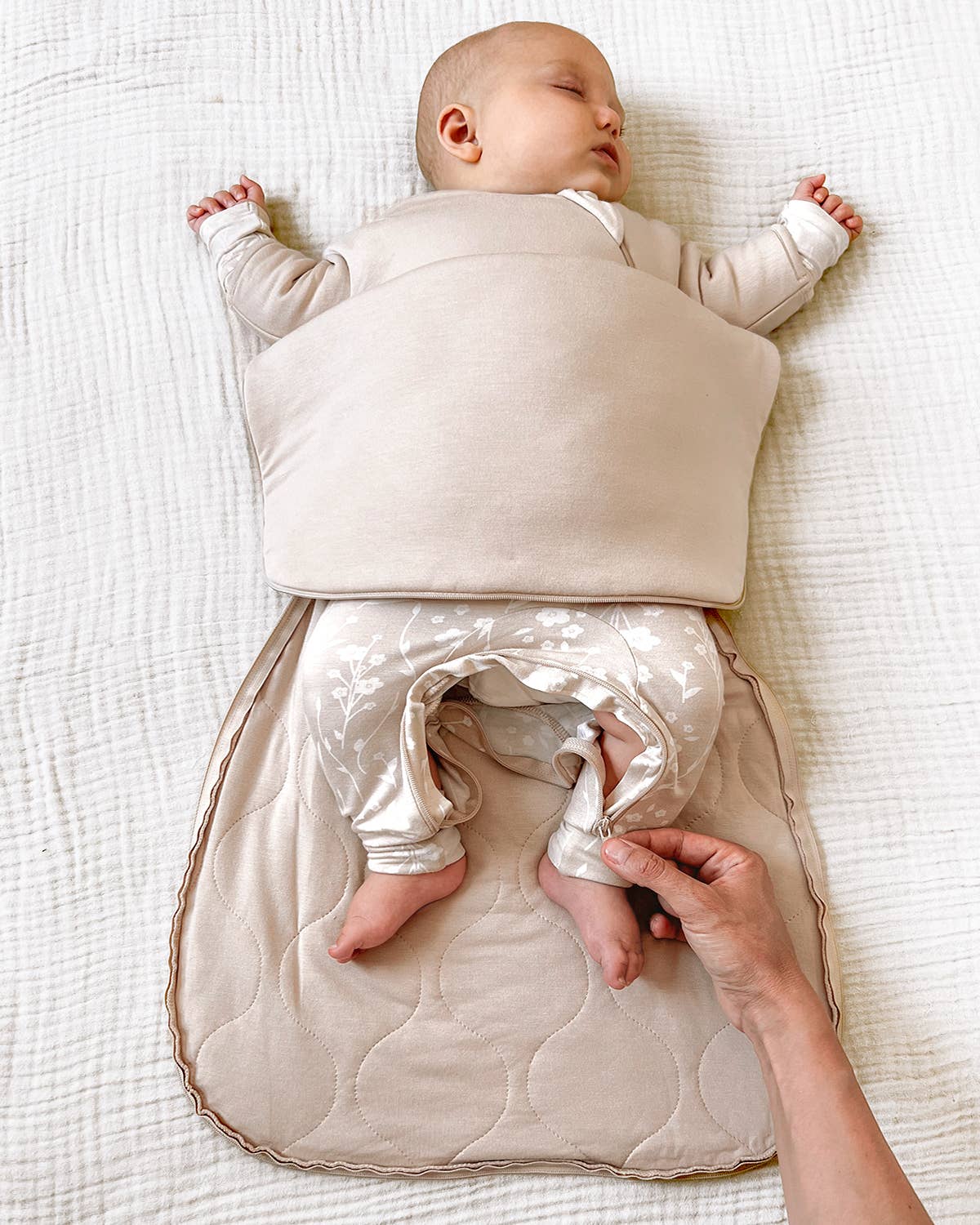 TRANSITIONAL SWADDLE BAG