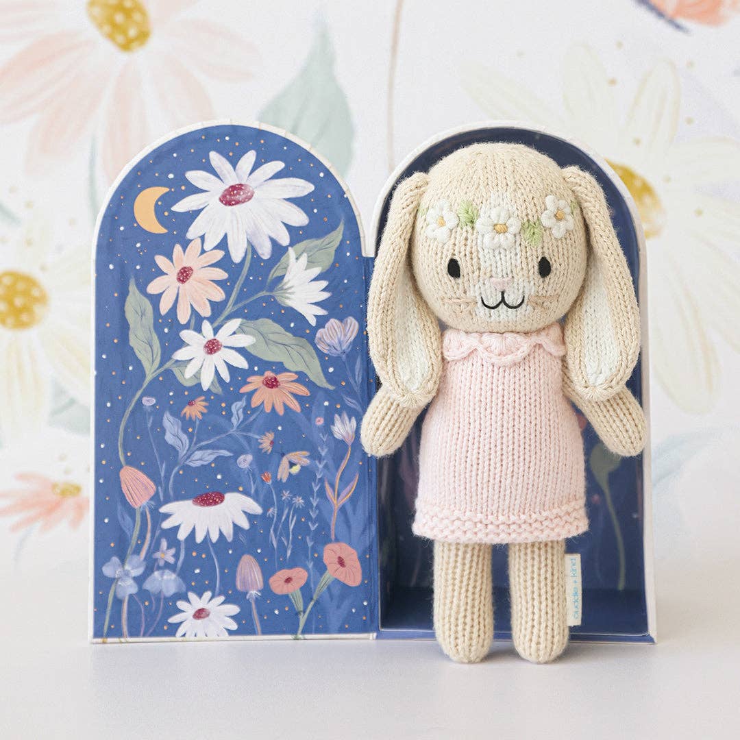 Tiny Hannah the Bunny (blush)