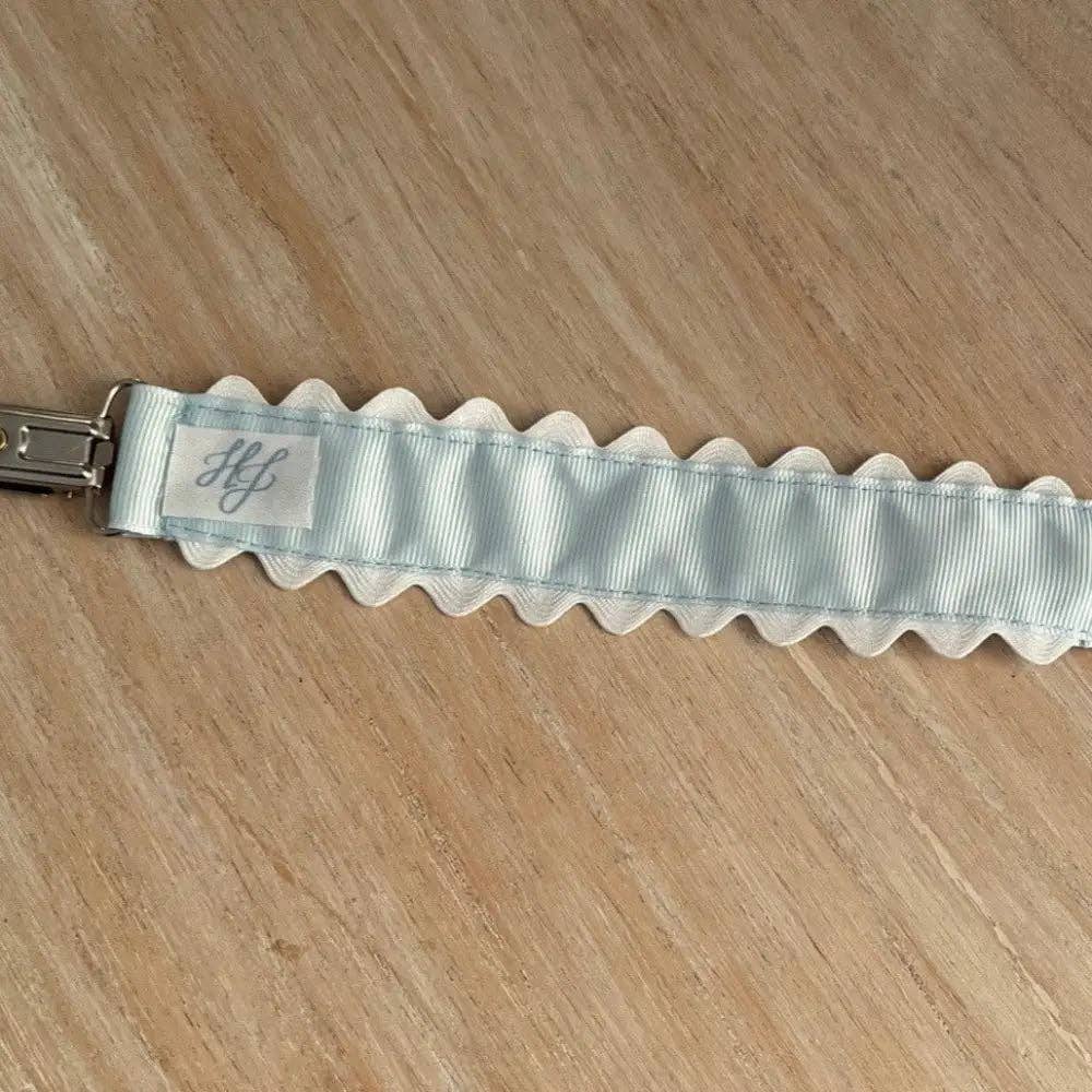 Scalloped Paci Clip