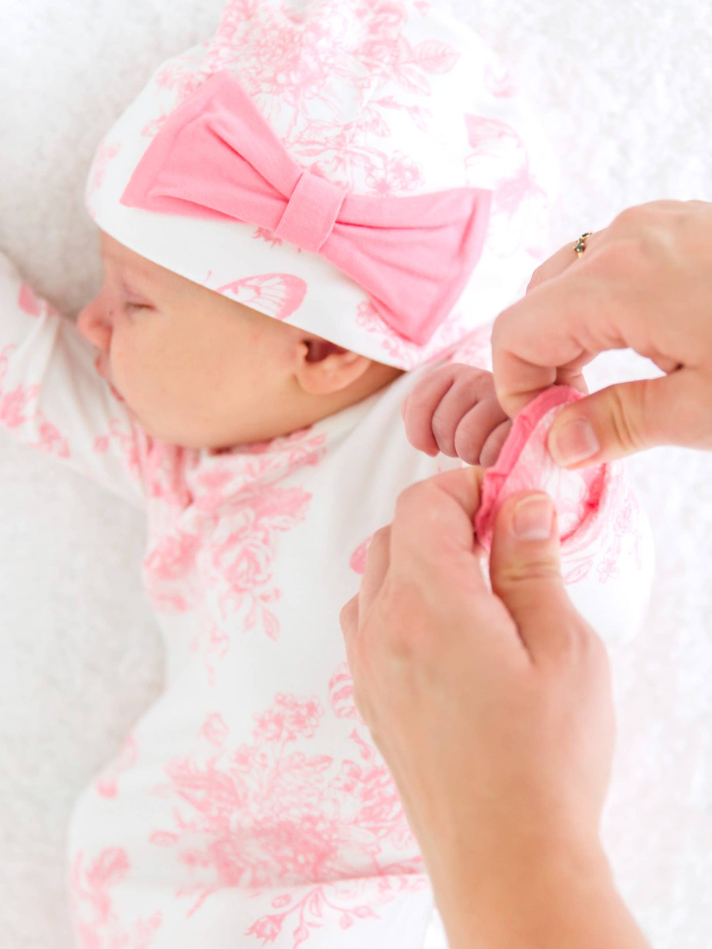 Baby Girls Pink Toile Gown & Hat Set