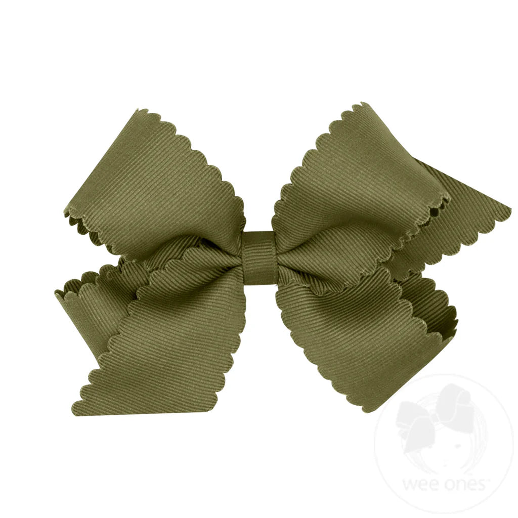 Scalloped Edge Bow